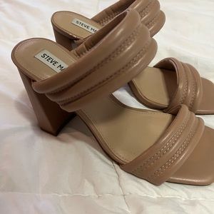 Steve Madden nude heels